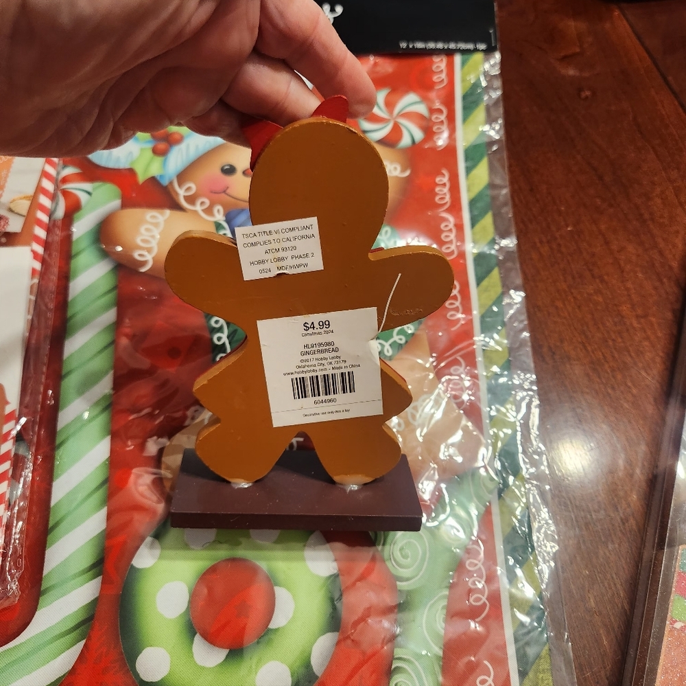 Gingerbread Decor Set - Picture 9 of 11
